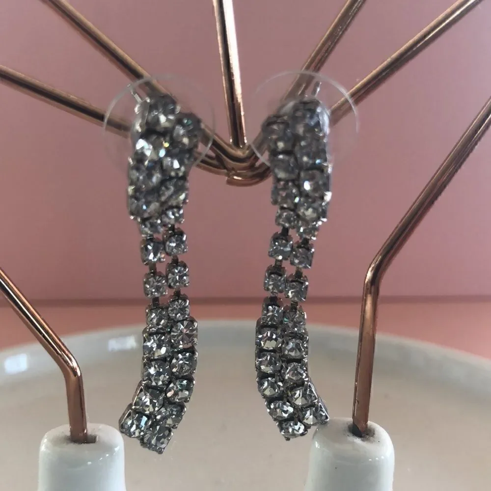 Rhinestone drop fashion earrings